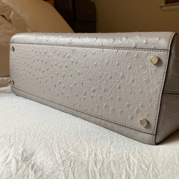 Kate Spade Large Handbag- LIKE NEW CONDITION - Picture 5 of 7